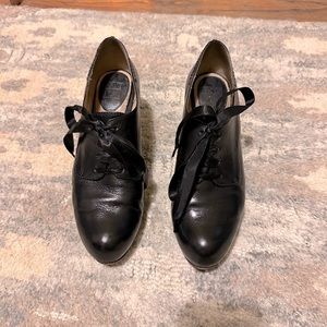 Frye Platform High Heel MaryJane/Oxford Lace up Shoe, Size 8. Black, Ribbon Lace